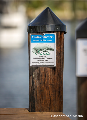 Sign cautioning boaters to watch for manatees